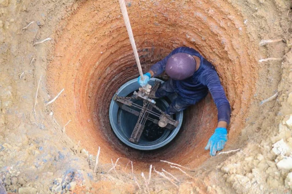 تخلیه چاه فاضلاب